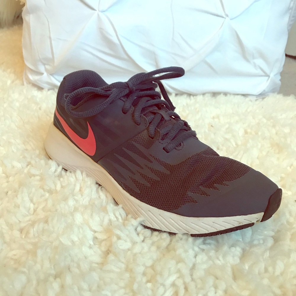 Tennis Shoes